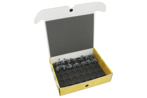 Pudełko do 35 modeli przechowywanych pionowo.