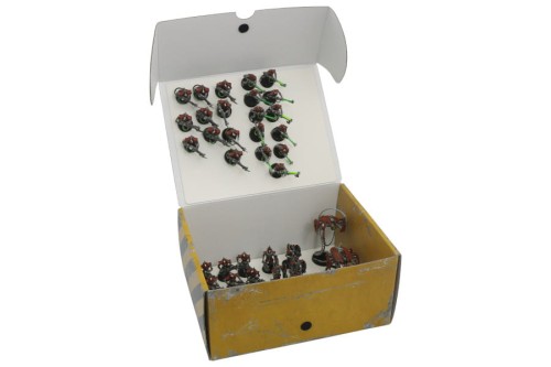 Half-size Medium Box with two plates for magnetically-based miniatures.