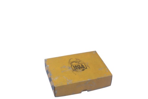 Half-size box with 40 mm raster foam tray.